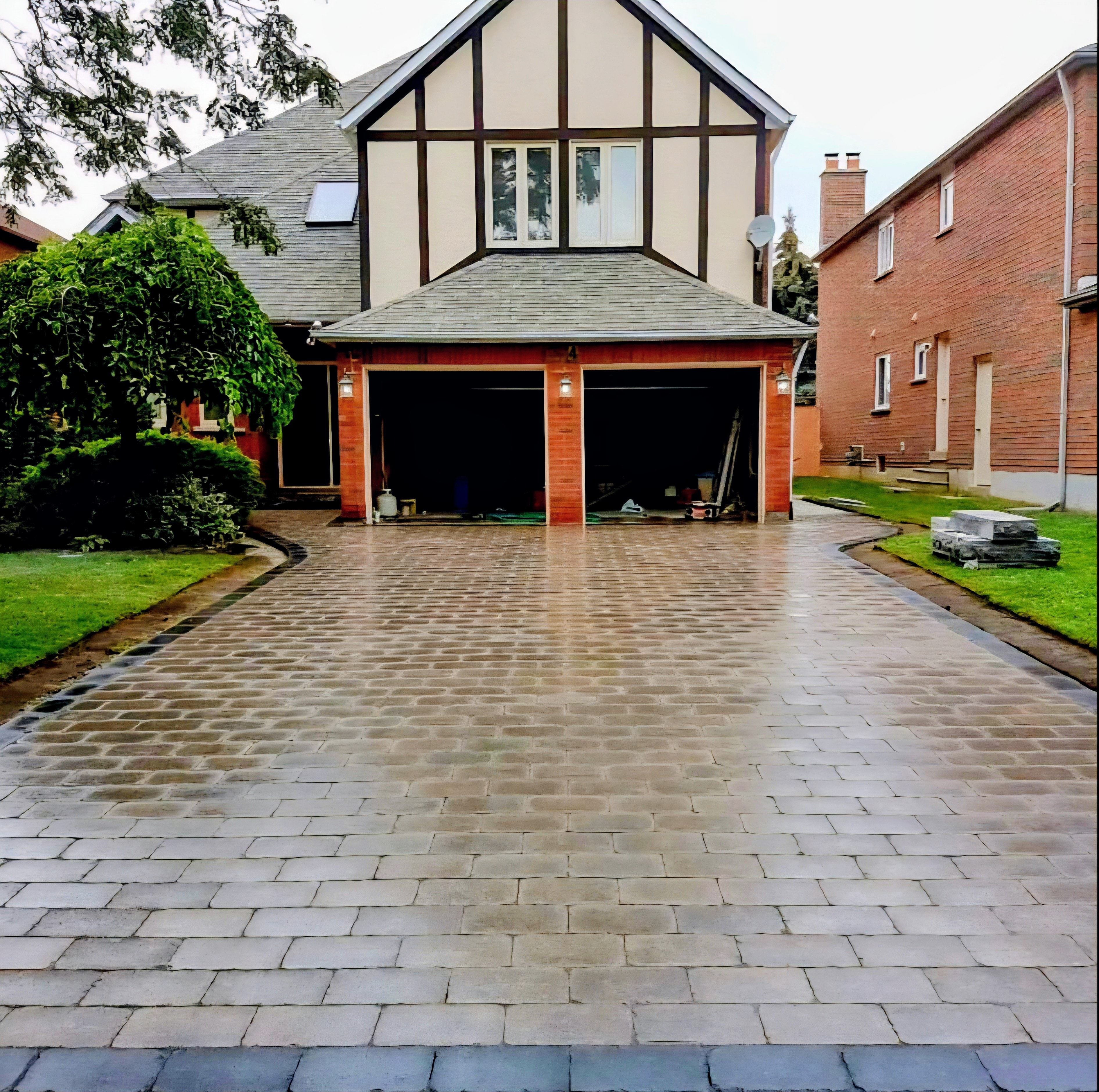 Custom Interlocking Stone Driveway