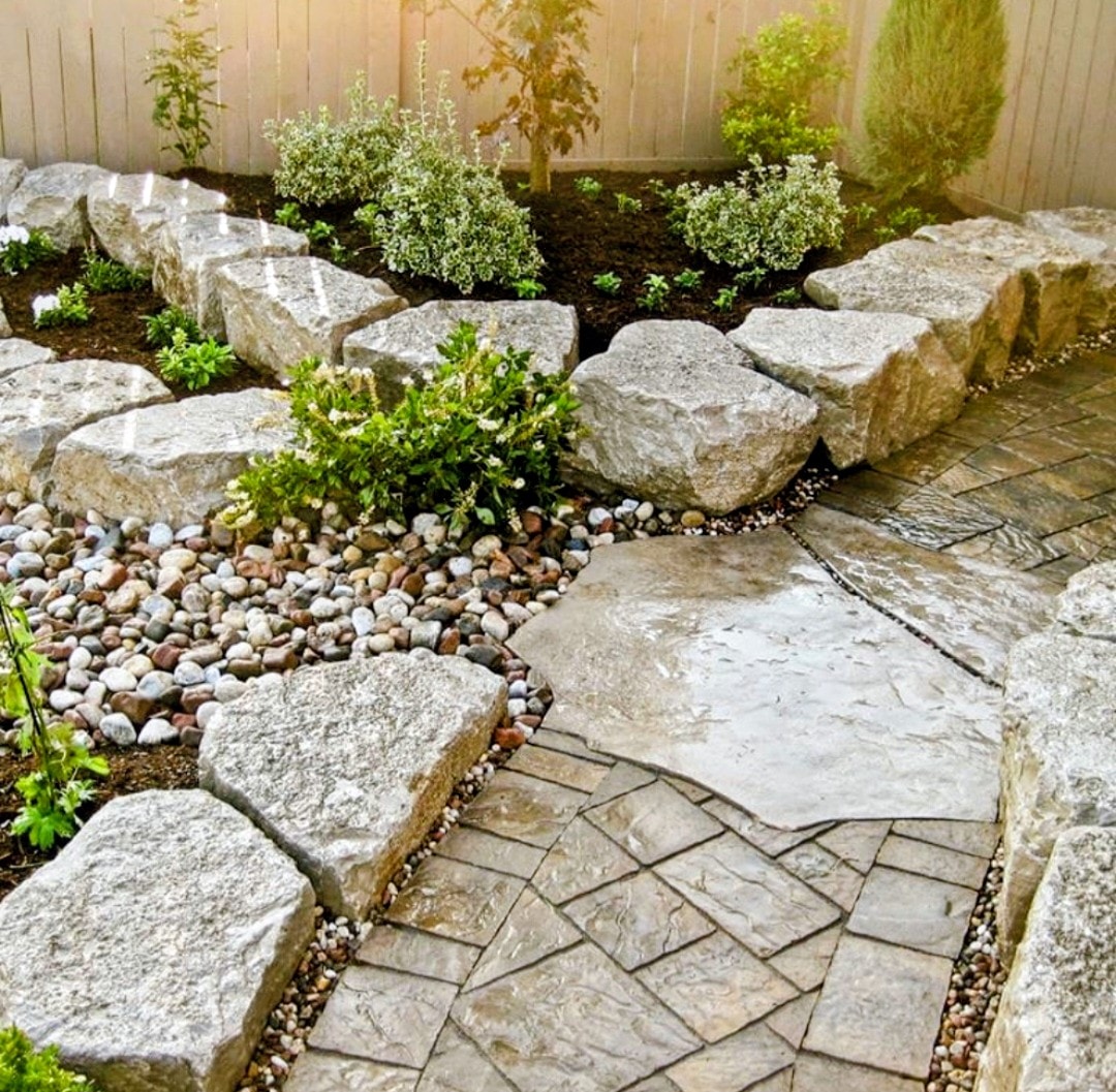 Softscaping project in Thornhill, ON