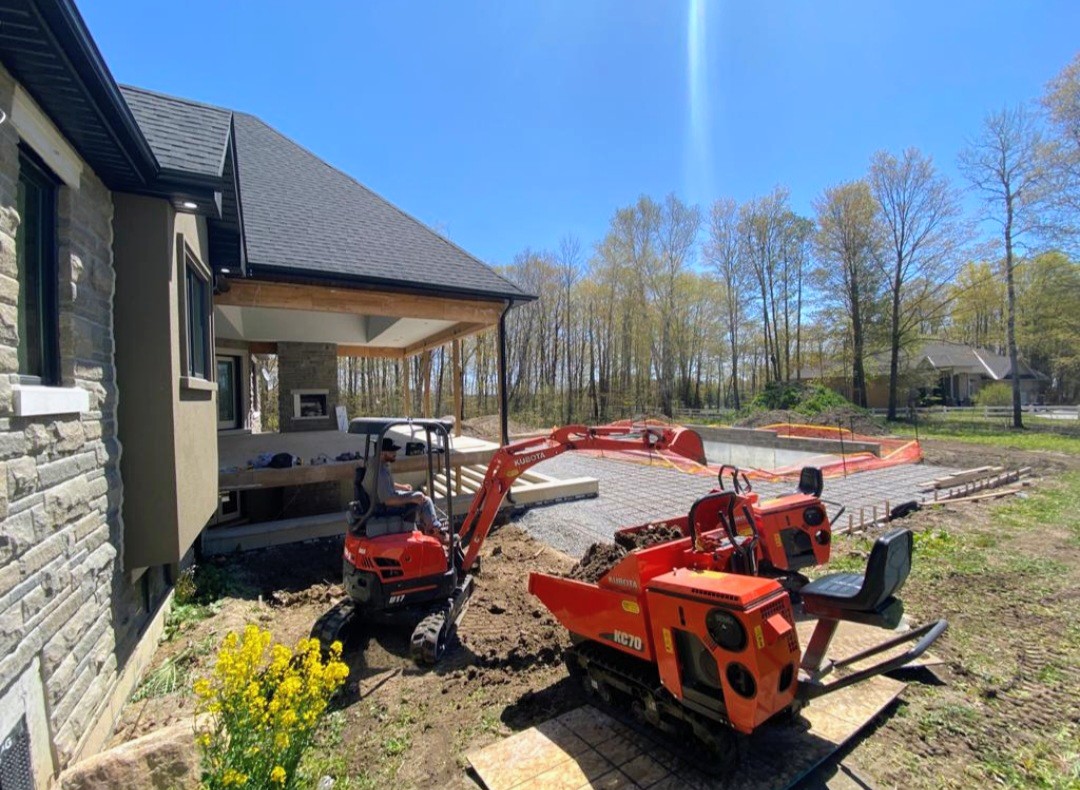DESIGN & BUILD